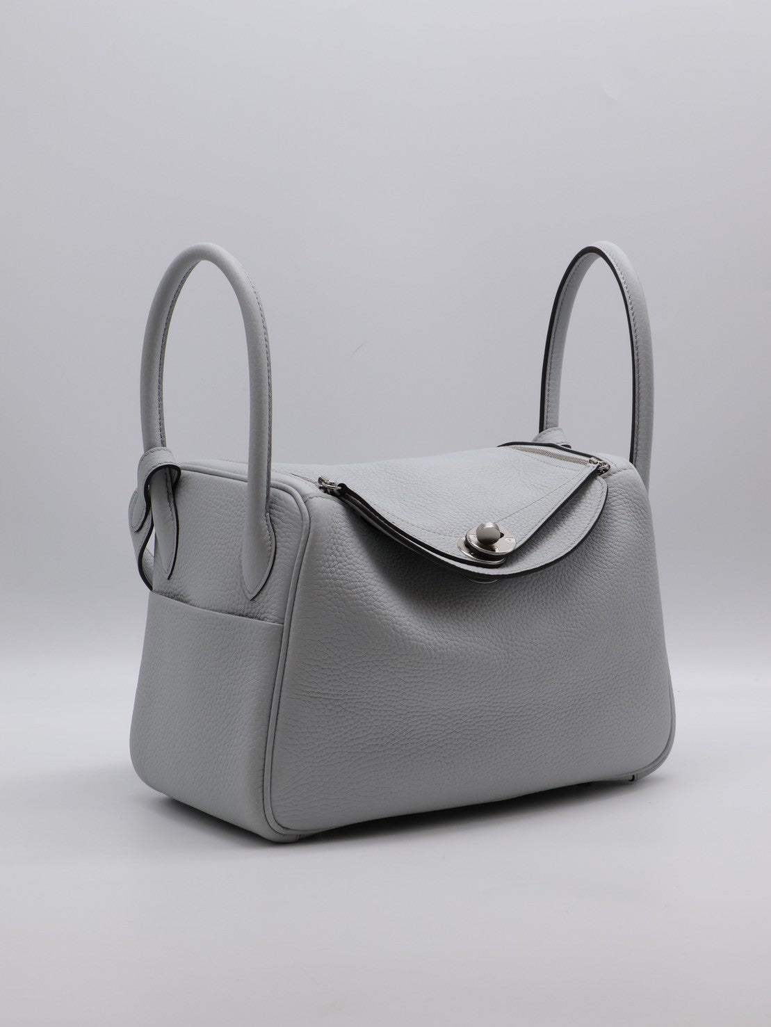 HERMES Lindy 26 - Bleu Pale 08 聖杯藍銀 U