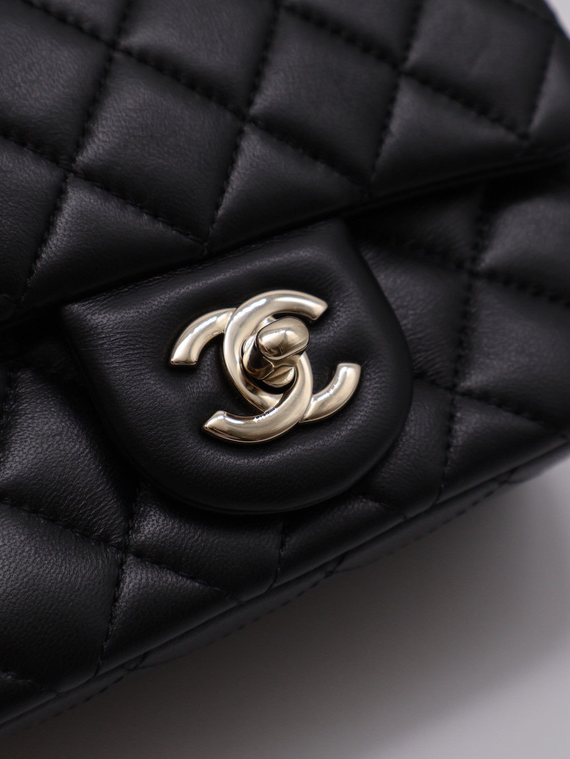 CHANEL 經典口蓋包方胖子 17 - 足球黑金