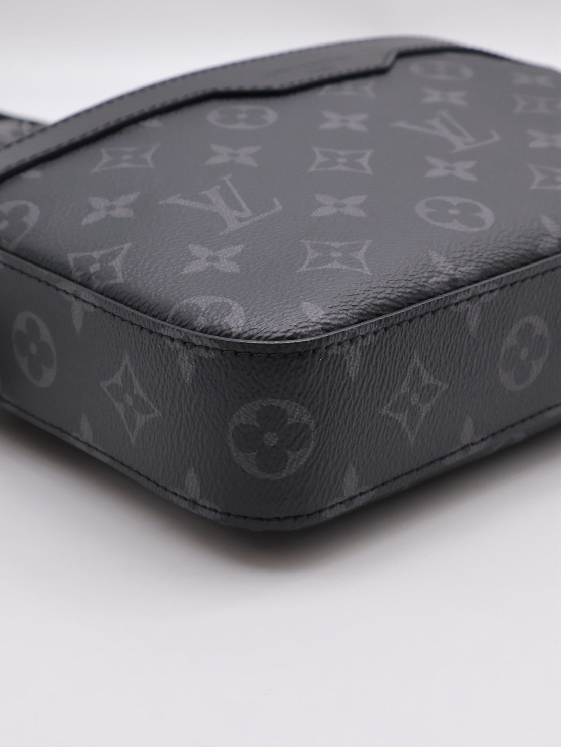 LOUIS VUITTON Trio三合一黑武士郵差包