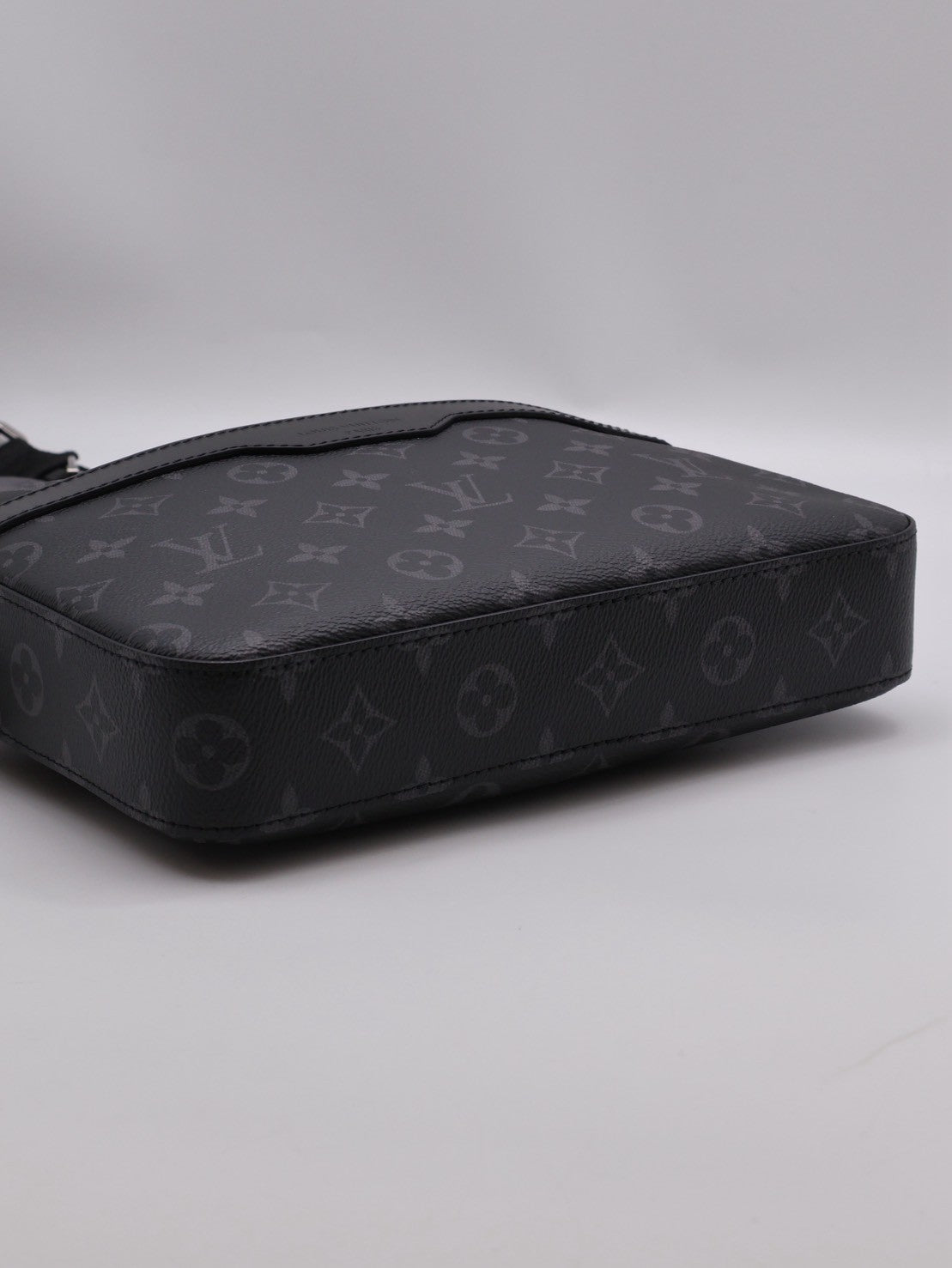 LOUIS VUITTON Trio三合一黑武士郵差包