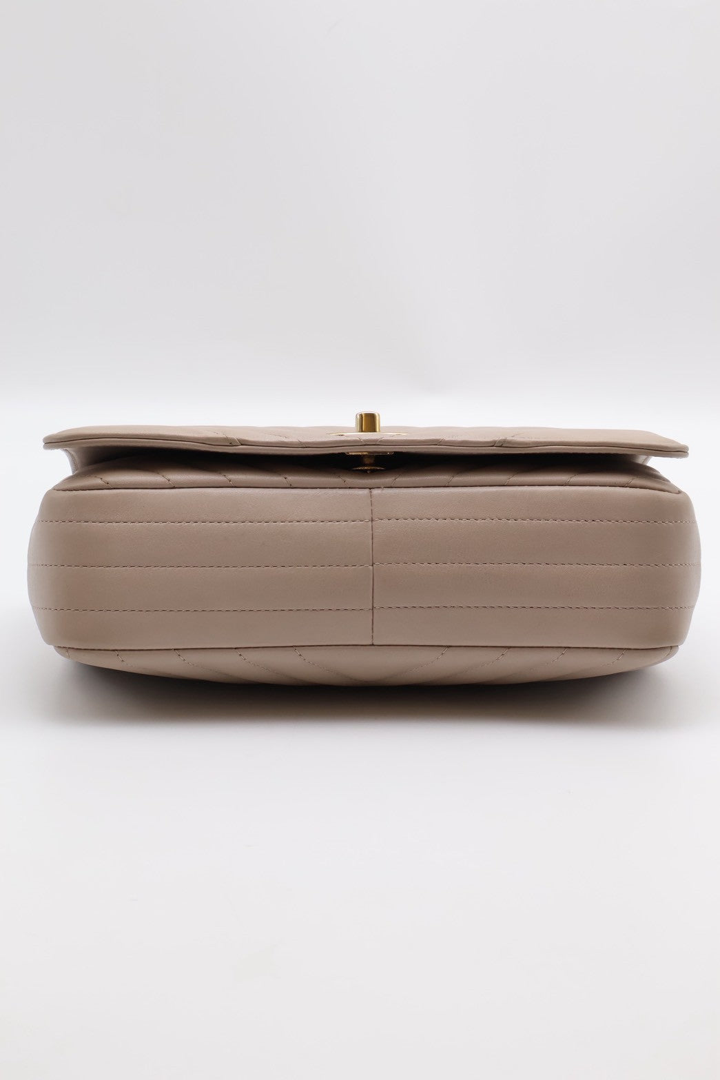 CHANEL V紋牛皮單肩包 - 米灰24開