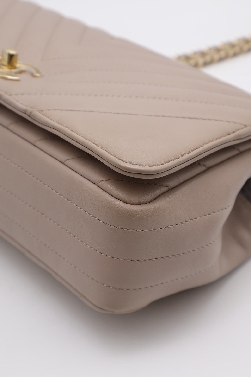 CHANEL V紋牛皮單肩包 - 米灰24開