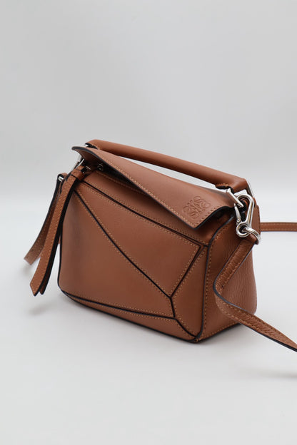 LOEWE Puzzle小牛皮手袋 - 迷你棕色