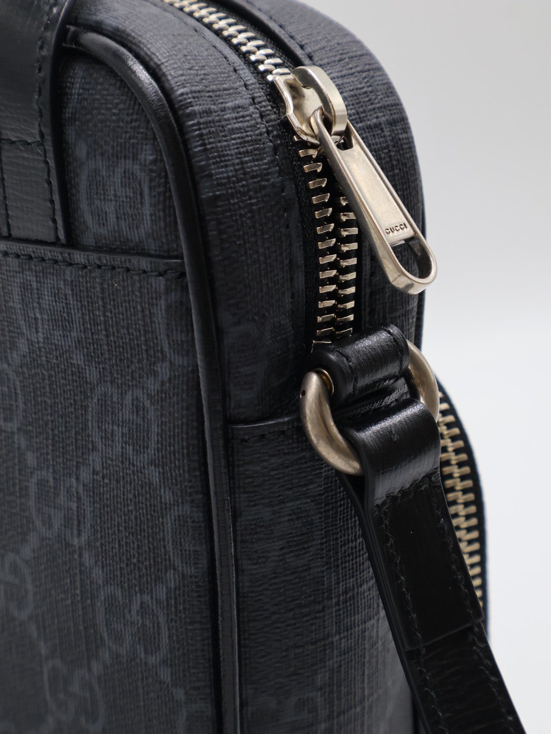 GUCCI Retro斜背小包