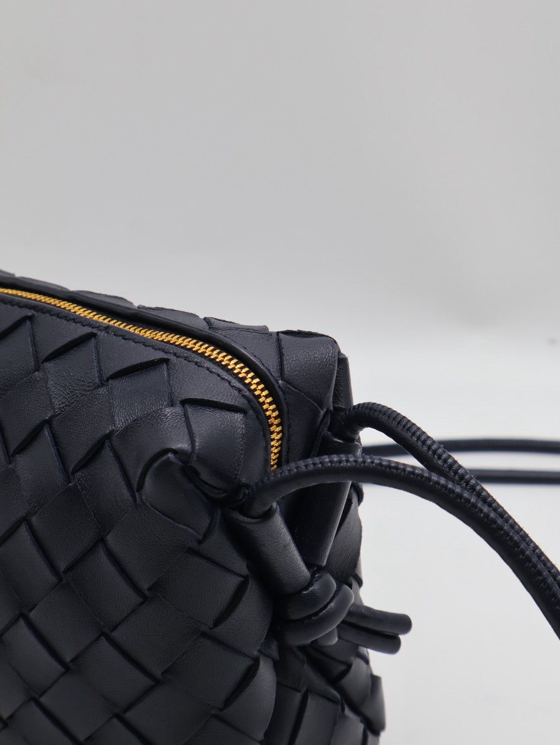 BOTTEGA VENETA Mini Loop相機包 - 深藍