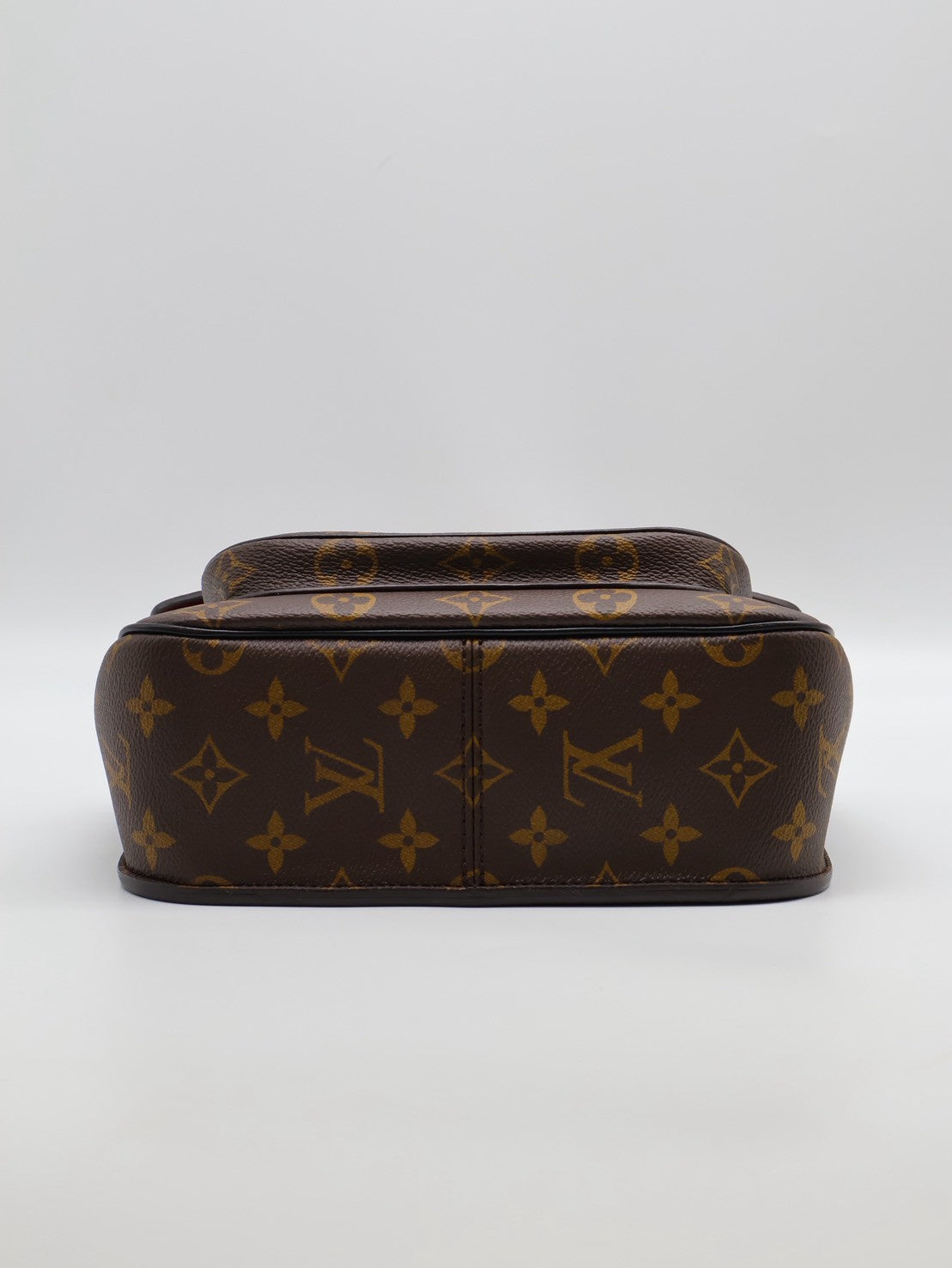 LOUIS VUITTON Passy郵差包