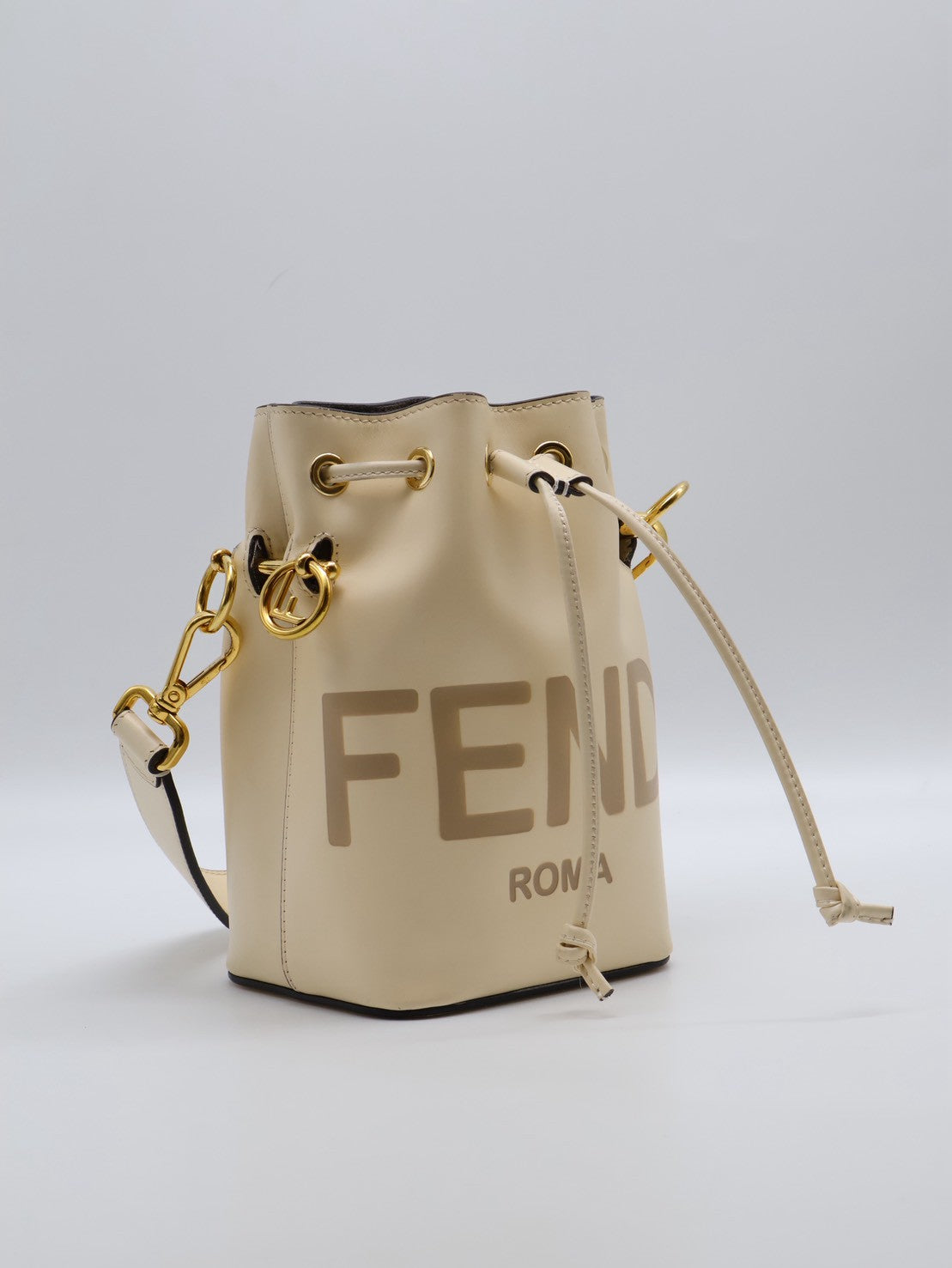 FENDI Mon tresor手提水桶包 - 奶白