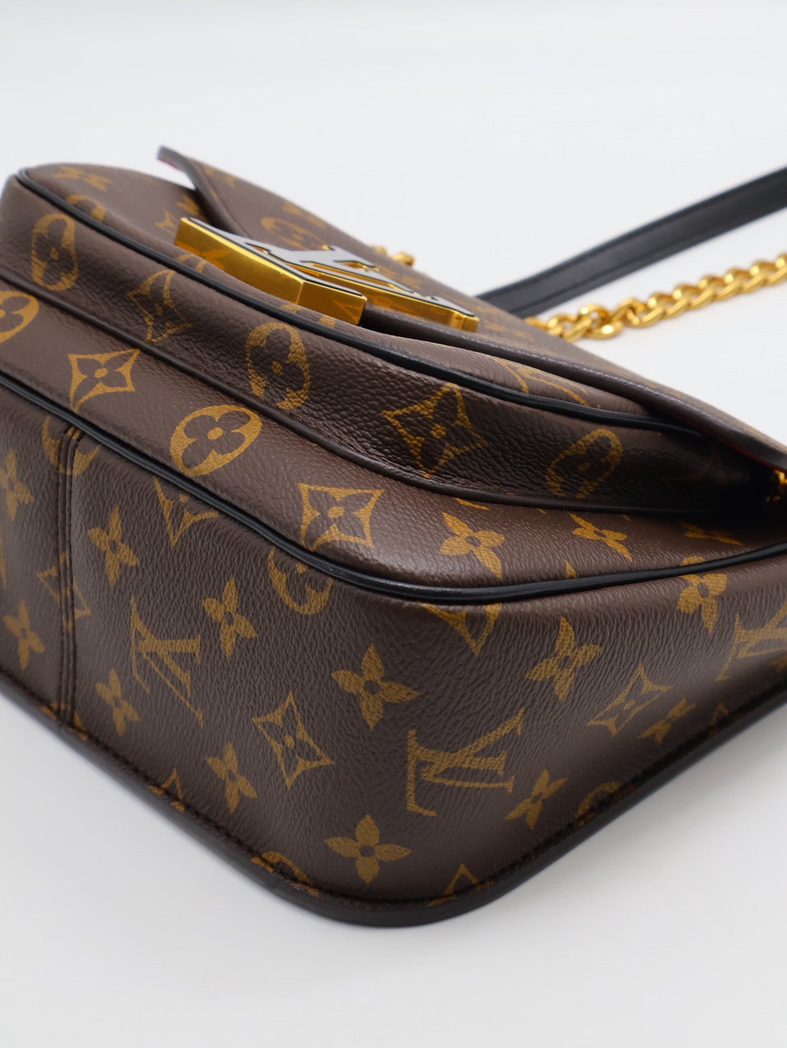 LOUIS VUITTON Passy郵差包