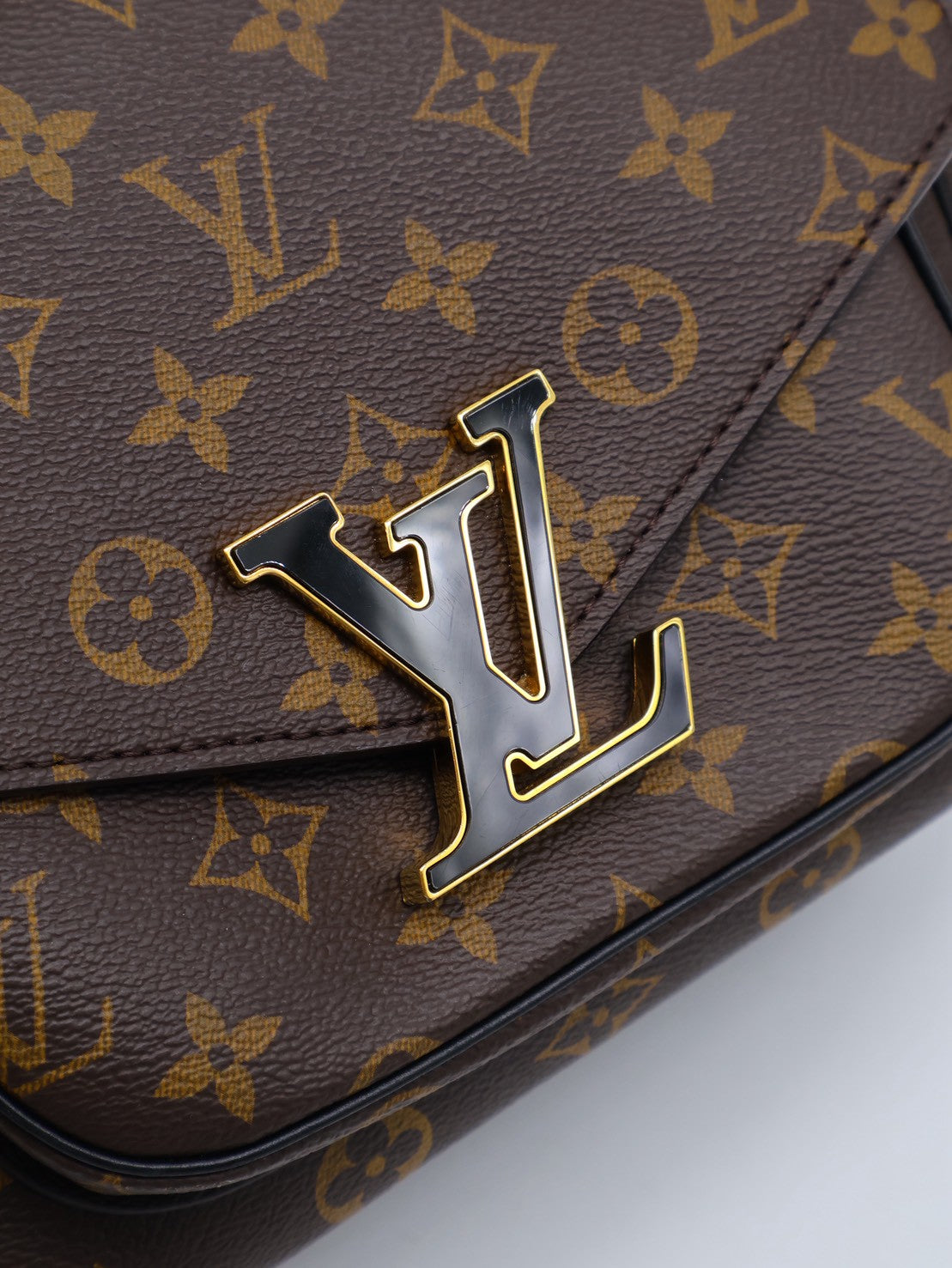 LOUIS VUITTON Passy郵差包
