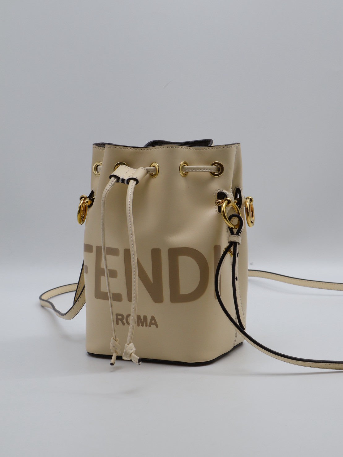 FENDI Mon tresor手提水桶包 - 奶白