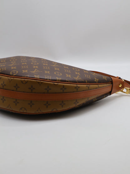 LOUIS VUITTON Loop hobo