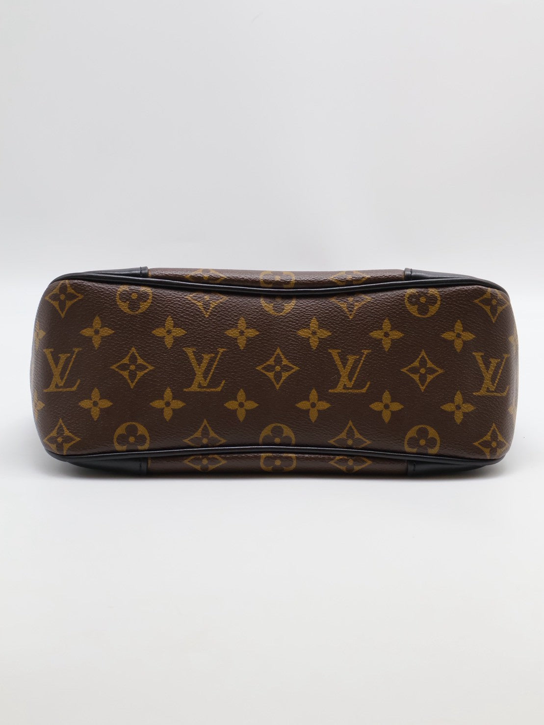 LOUIS VUITTON Boulogne牛角包 - PM黑
