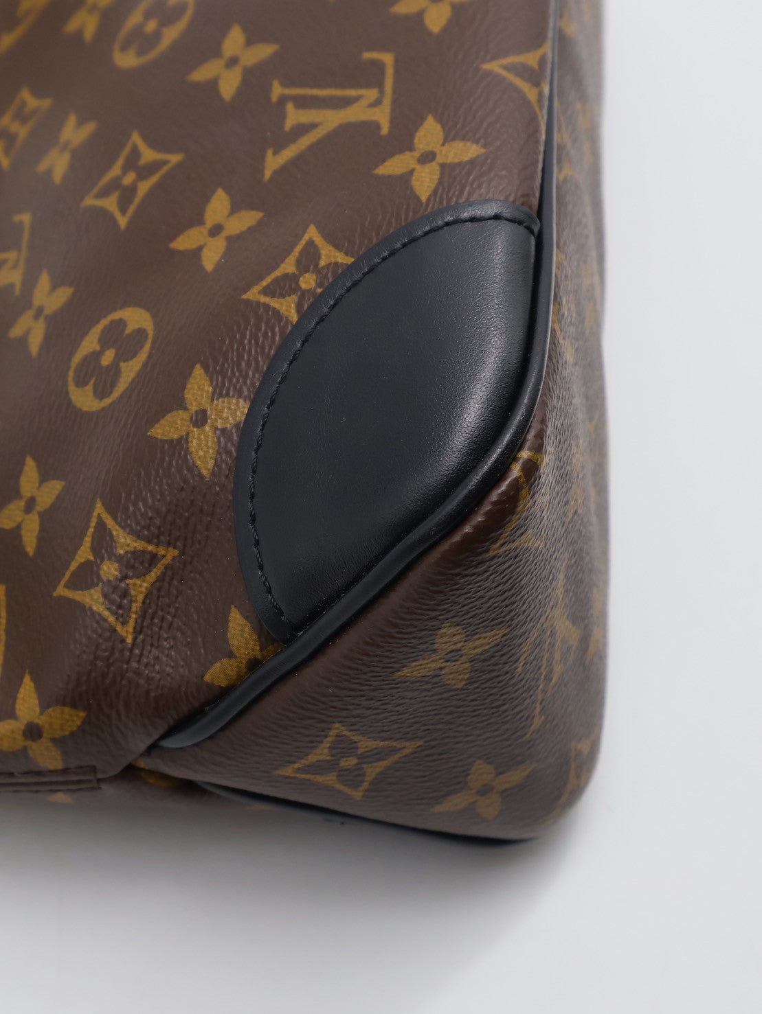 LOUIS VUITTON Boulogne牛角包 - PM黑