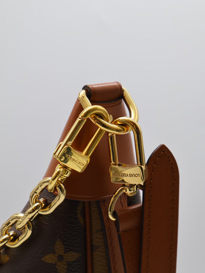 LOUIS VUITTON Loop hobo