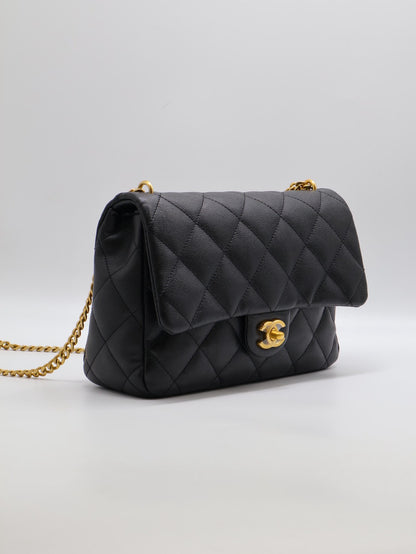 CHANEL 愛心調節釦口蓋包 24 - 黑金