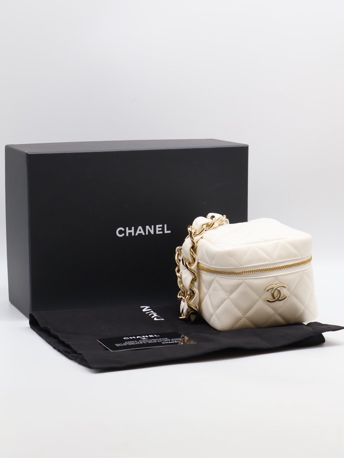 CHANEL 22S手提骰子包 - 白金32開