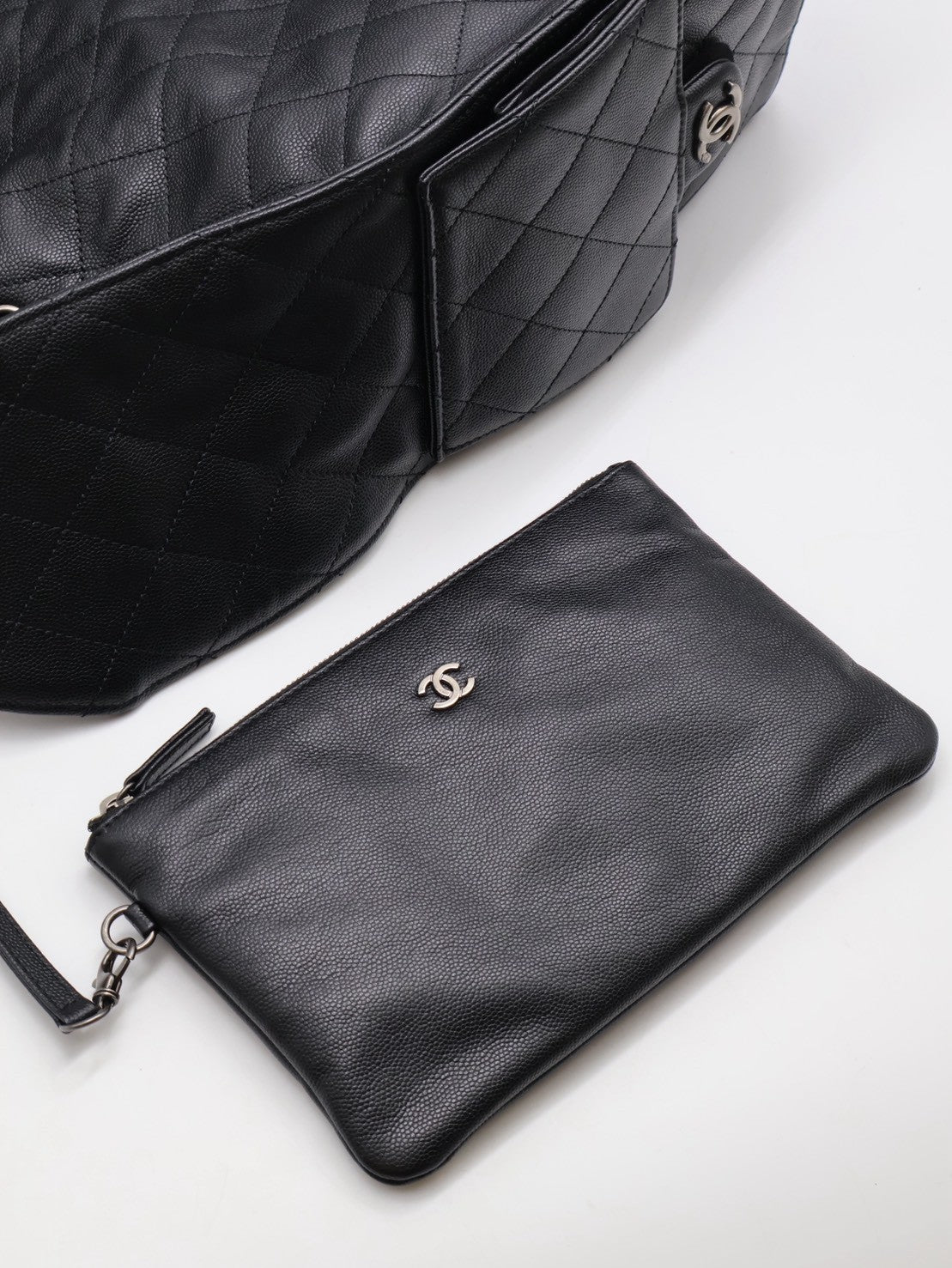 CHANEL 25 Hobo Bag - 大號黑銀