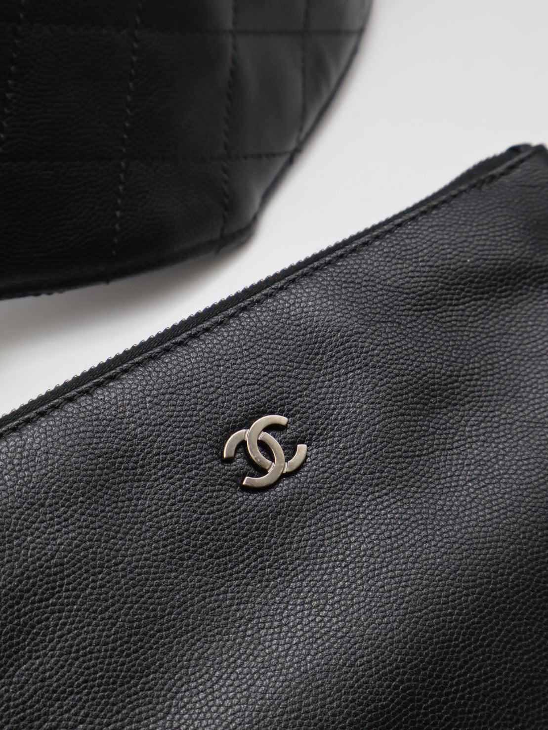 CHANEL 25 Hobo Bag - 大號黑銀