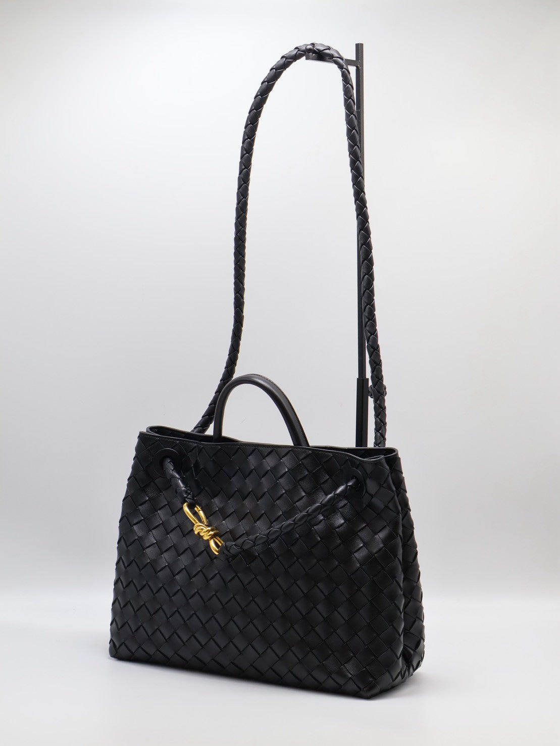 BOTTEGA VENETA Andiamo編織單肩包 - 中號黑金