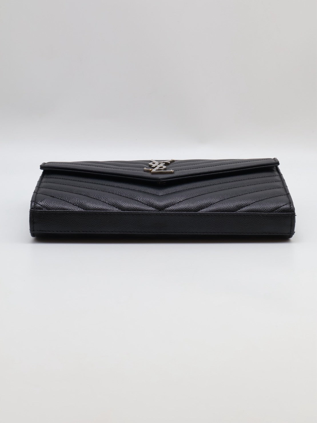 YSL 經典V紋粒面牛皮WOC - 22 黑銀