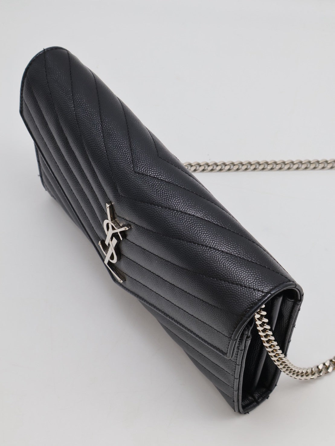 YSL 經典V紋粒面牛皮WOC - 22 黑銀