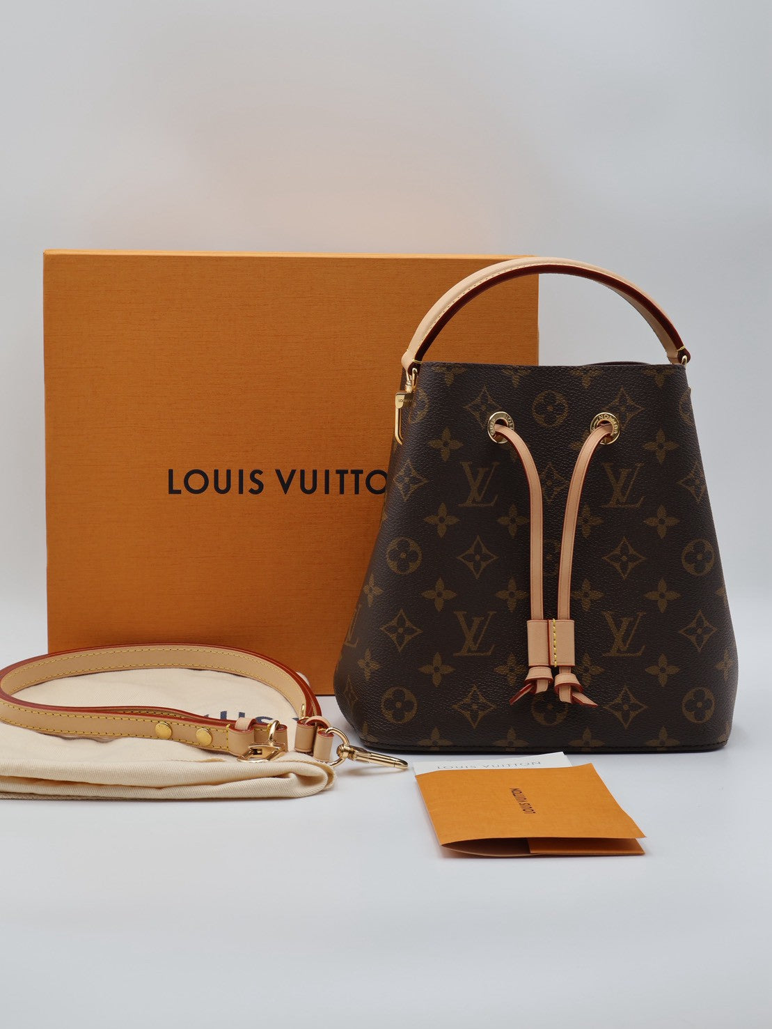 LOUIS VUITTON Neonoe BB 水桶包