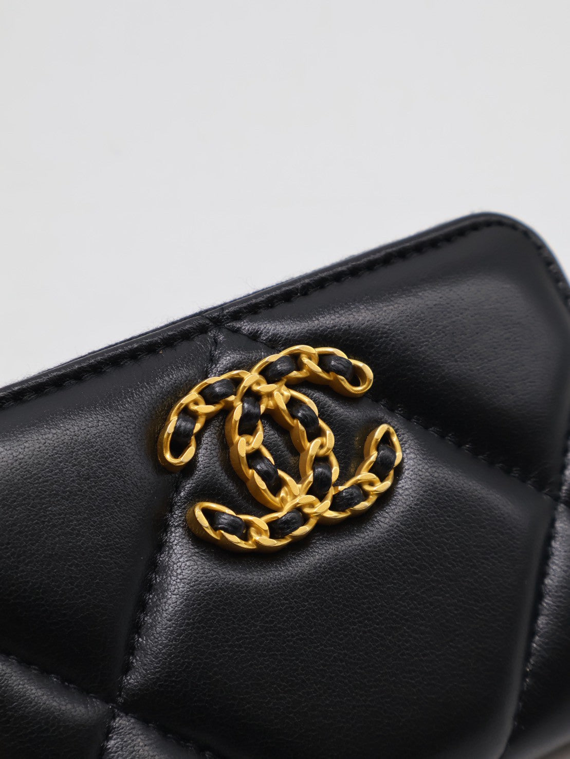 CHANEL 19 24C羊皮拉鍊零錢包 - 黑金