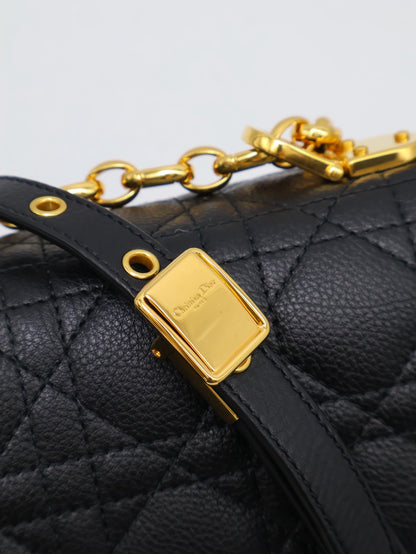 DIOR Caro藤格紋斜背包 - 中號黑金
