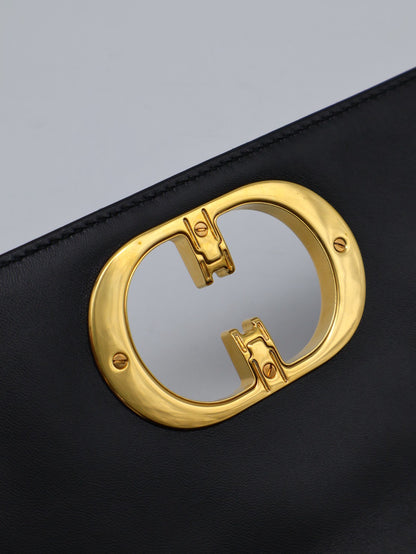 DIOR Caro藤格紋斜背包 - 中號黑金