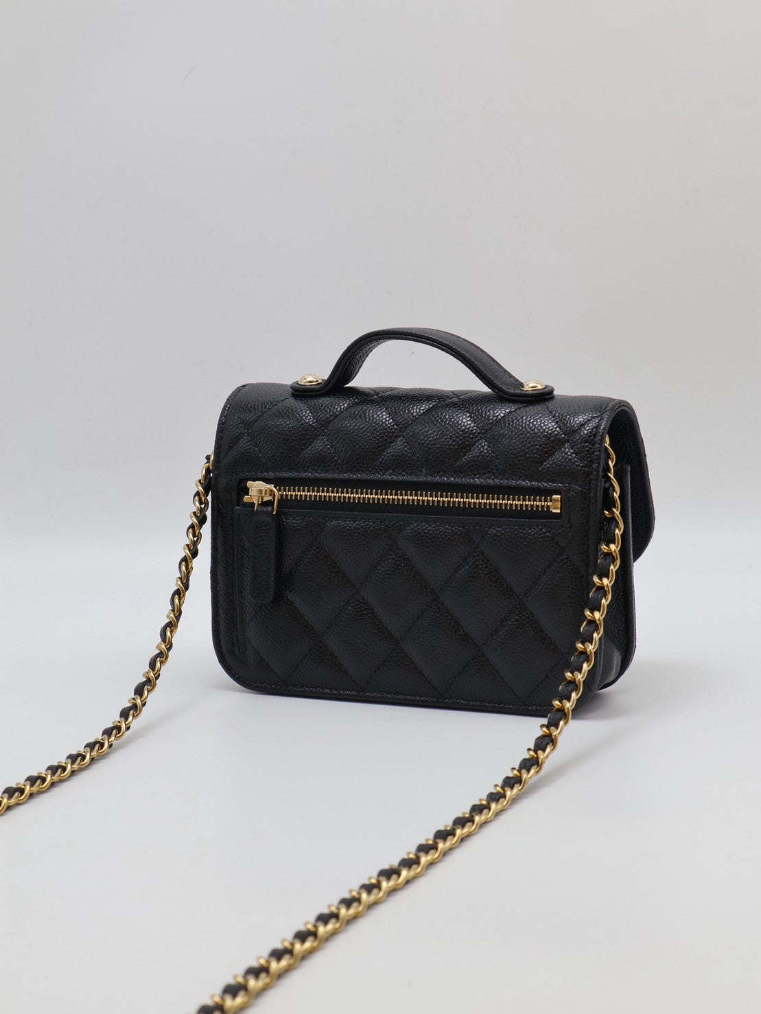 CHANEL 粒面牛皮郵差包 - Mini黑金