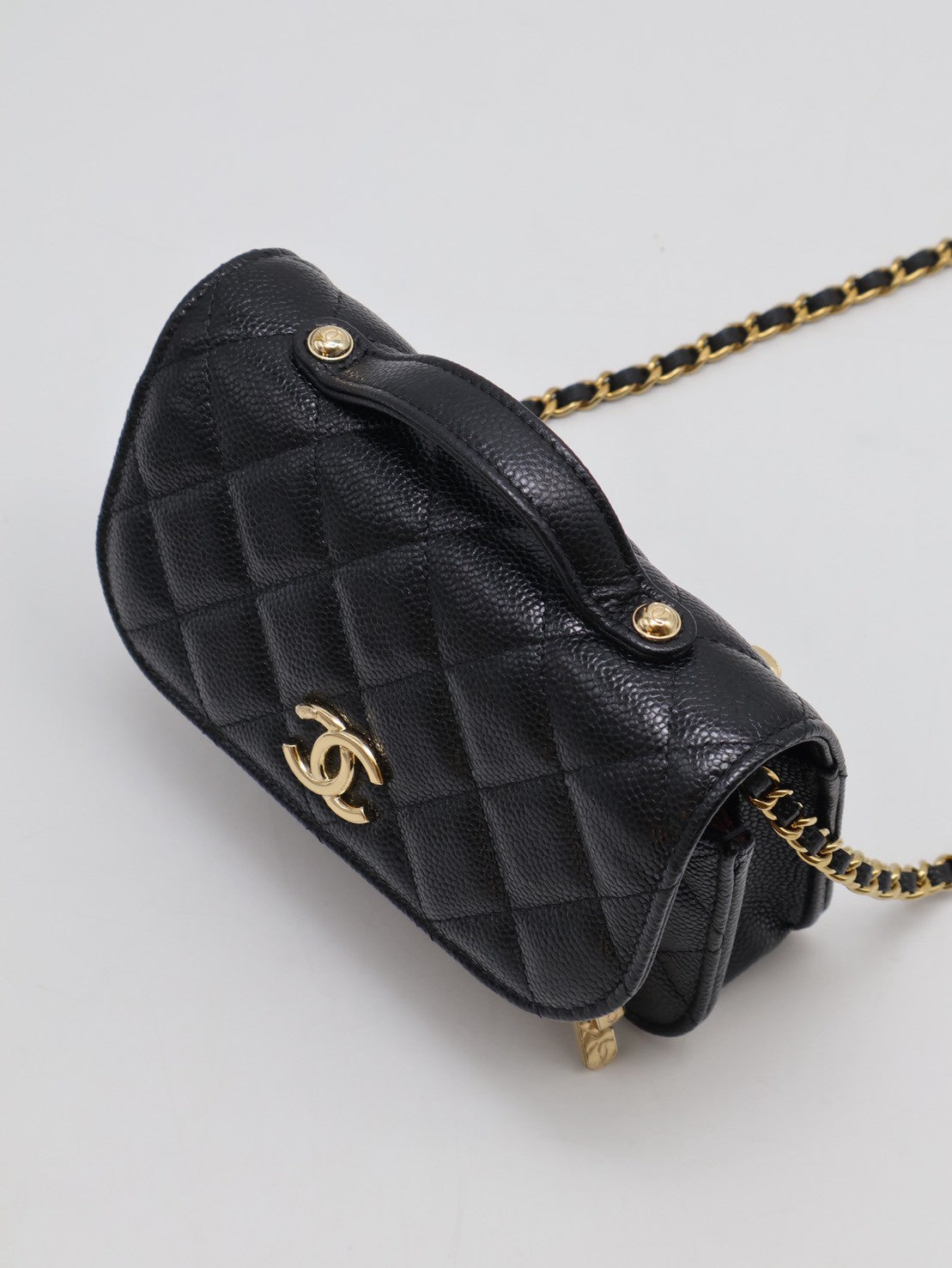 CHANEL 粒面牛皮郵差包 - Mini黑金