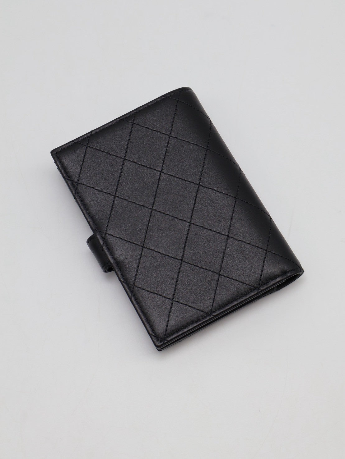 CHANEL 25C雙折護照夾中型錢包 - So Black