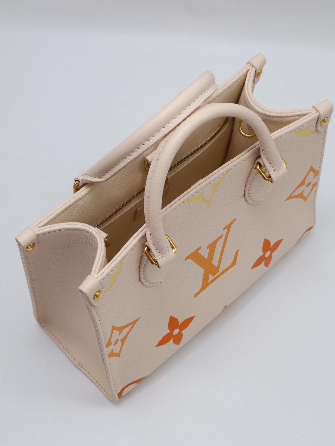 LOUIS VUITTON On The Go - PM彩字