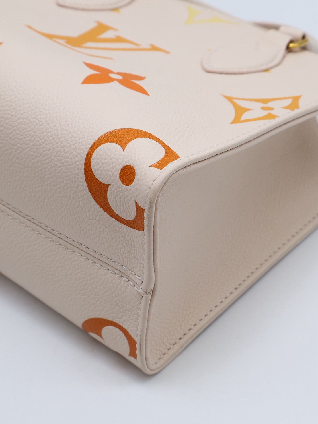 LOUIS VUITTON On The Go - PM彩字