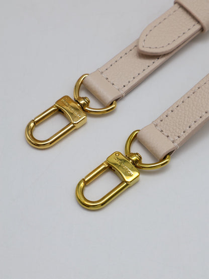 LOUIS VUITTON On The Go - PM彩字