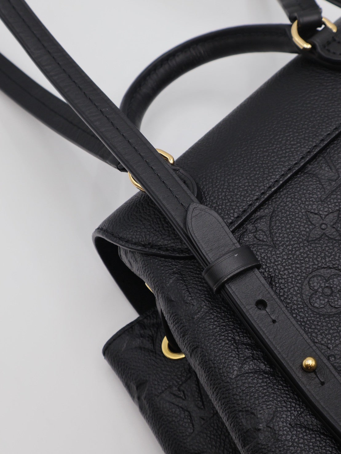 LOUIS VUITTON Montsouris壓紋牛皮後背包 - 黑