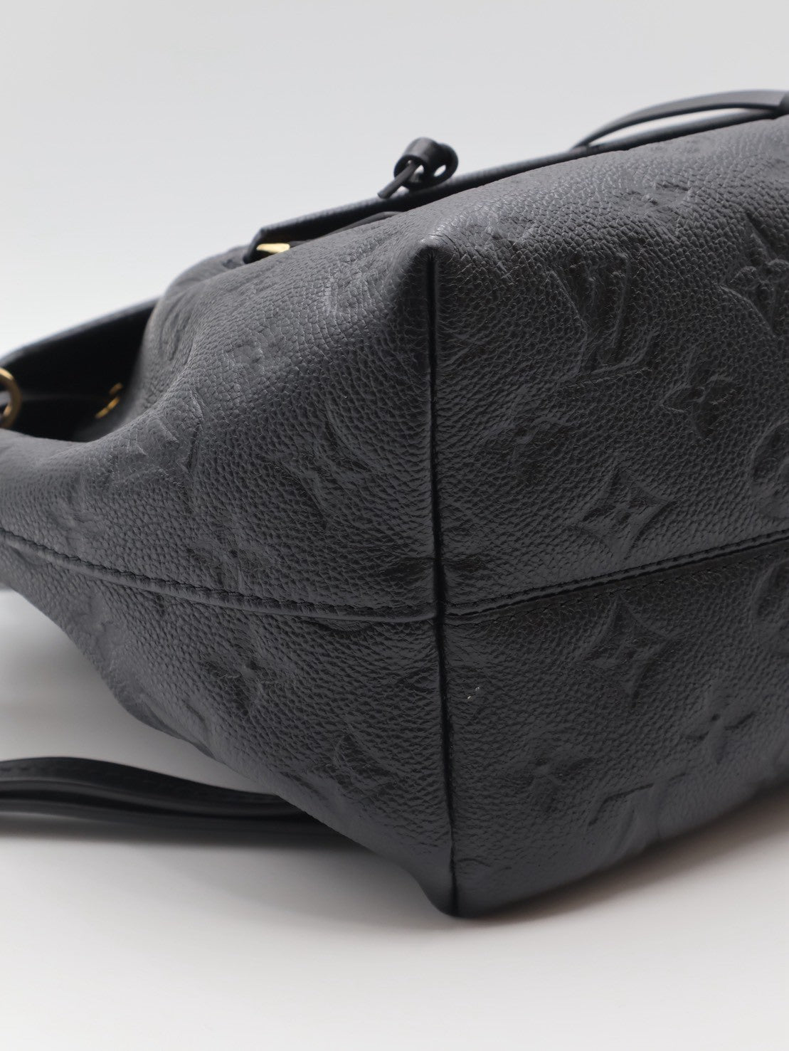 LOUIS VUITTON Montsouris壓紋牛皮後背包 - 黑