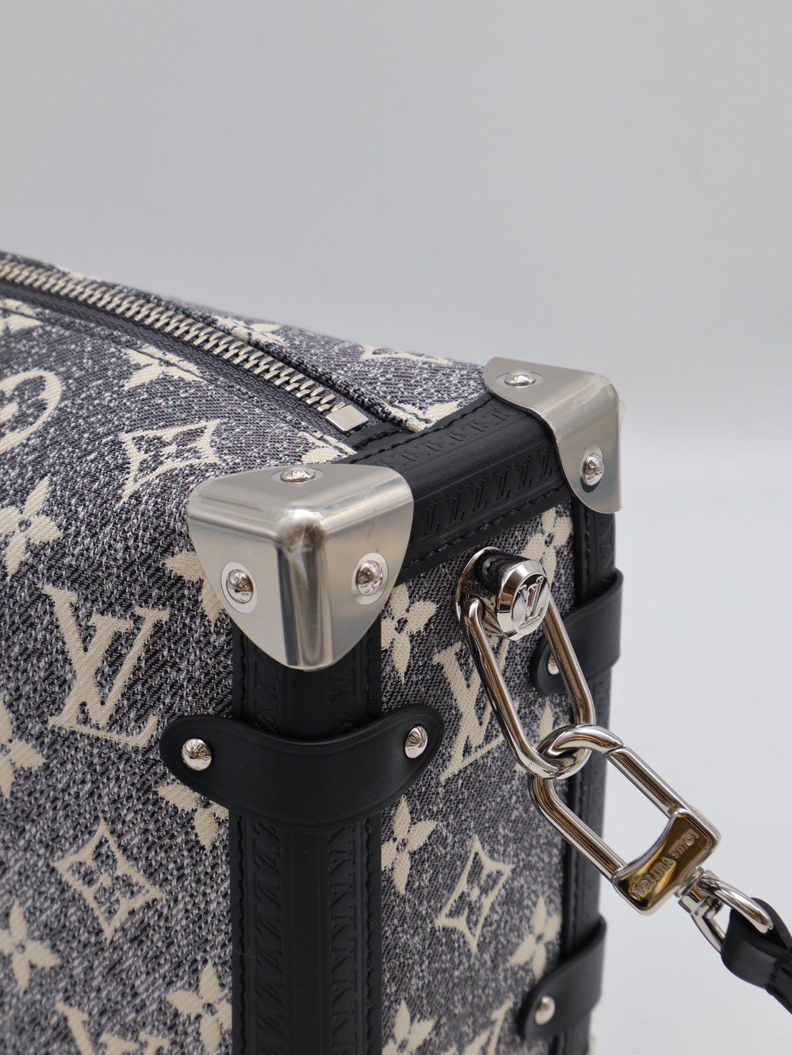 LOUIS VUITTON Side Trunk秀款 - 單寧老花