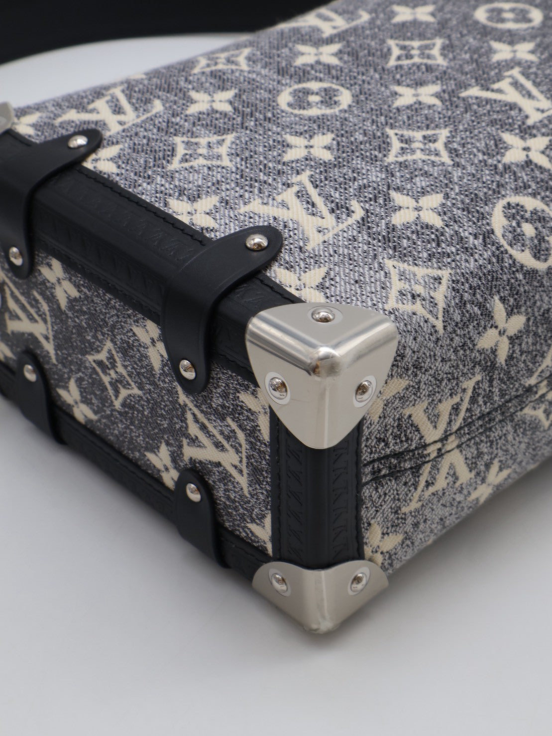 LOUIS VUITTON Side Trunk秀款 - 單寧老花