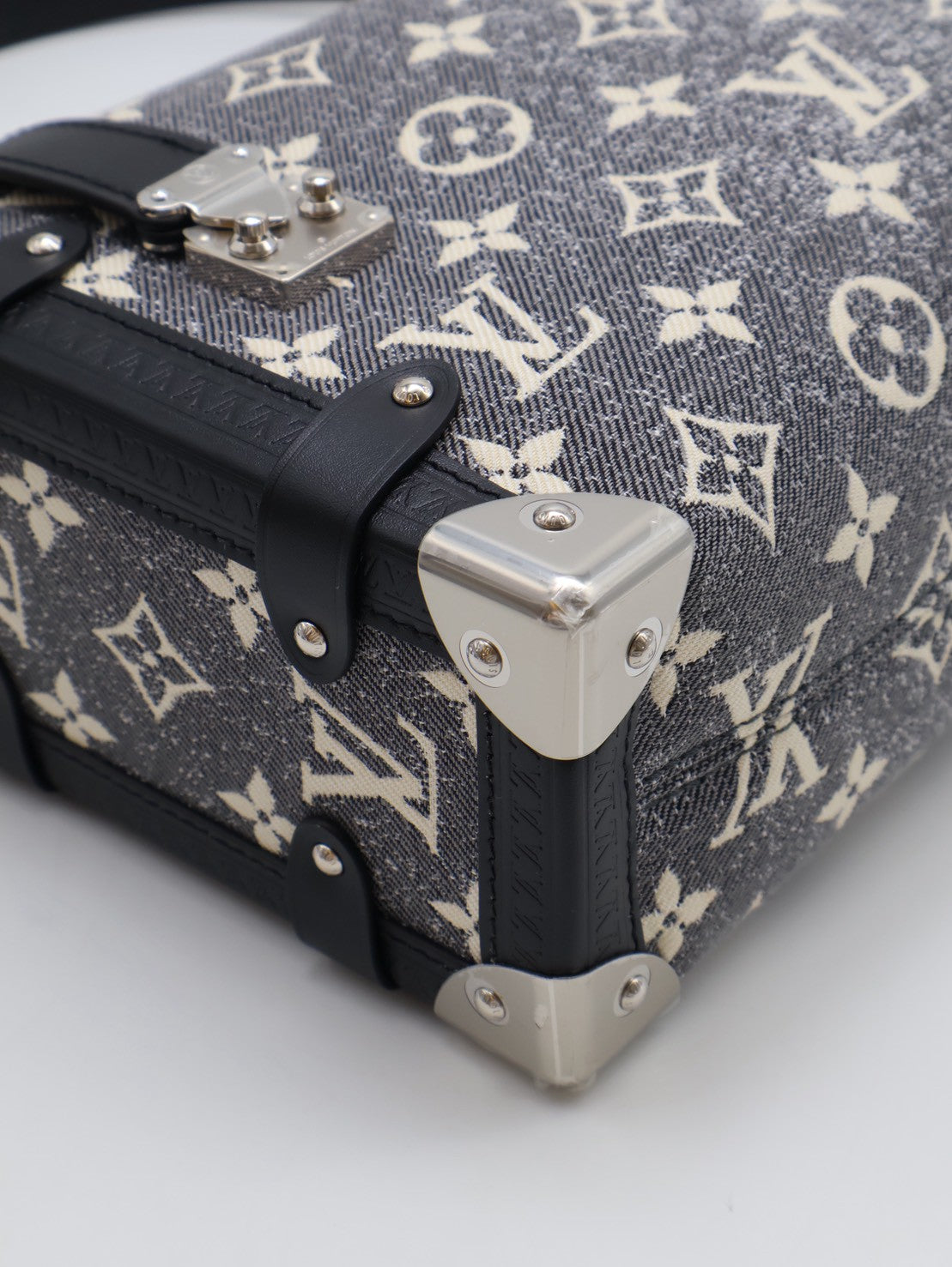LOUIS VUITTON Side Trunk秀款 - 單寧老花
