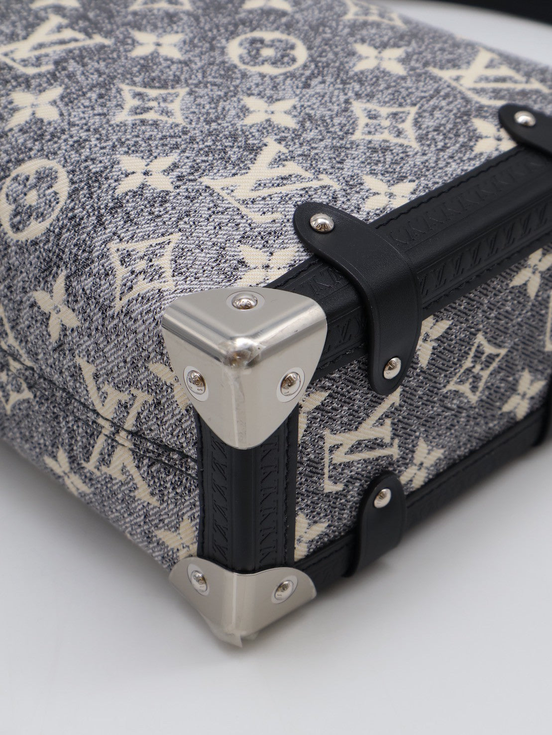 LOUIS VUITTON Side Trunk秀款 - 單寧老花