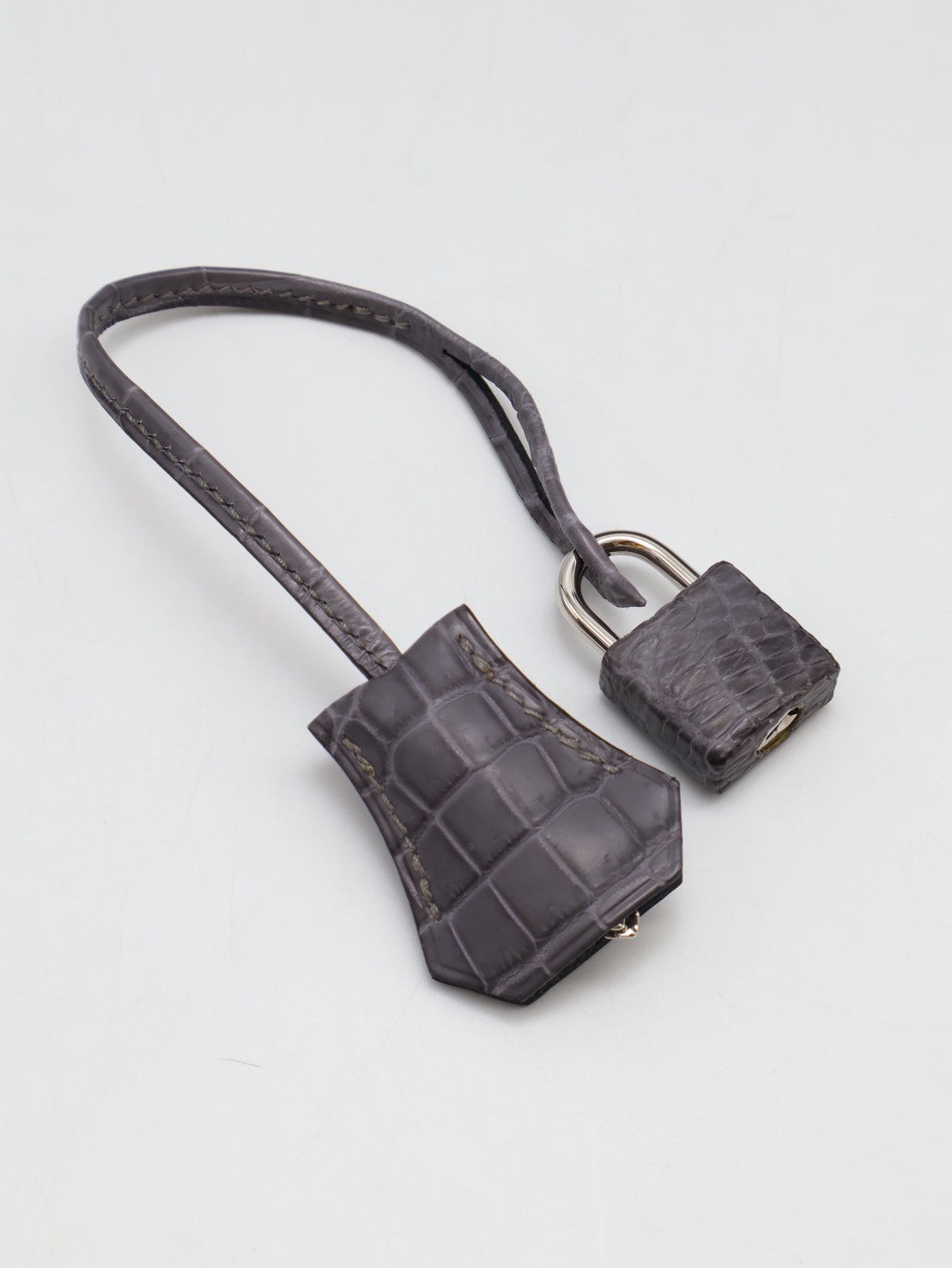 HERMES Kelly 28 霧面鱷魚皮 - 巴黎灰銀 🅀