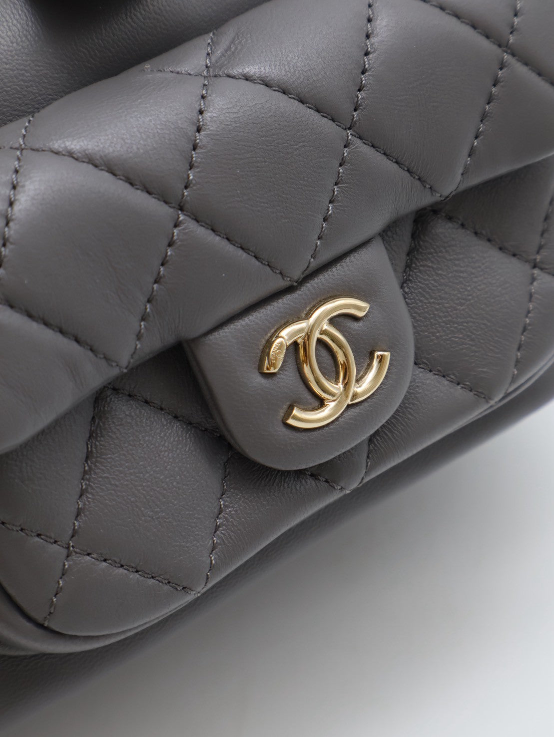 CHANEL Duma小羊皮後背包 - 小號深灰金