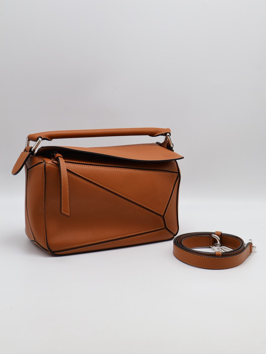 LOEWE Puzzle小牛皮手袋 - 小號棕色