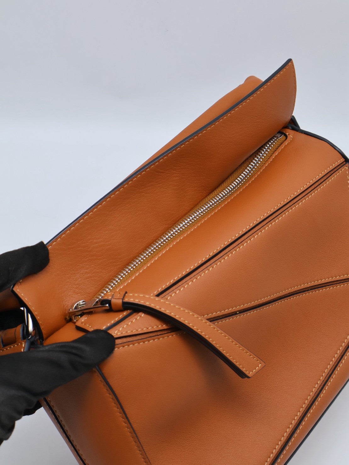 LOEWE Puzzle小牛皮手袋 - 小號棕色