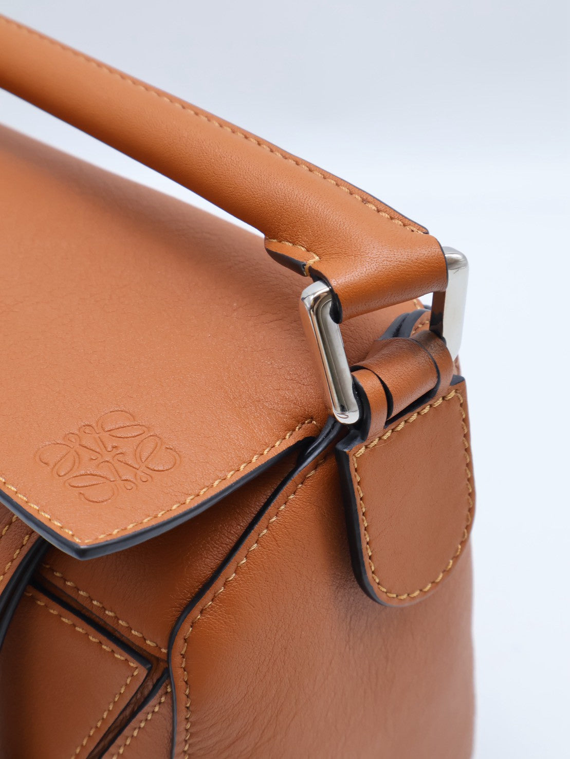 LOEWE Puzzle小牛皮手袋 - 小號棕色