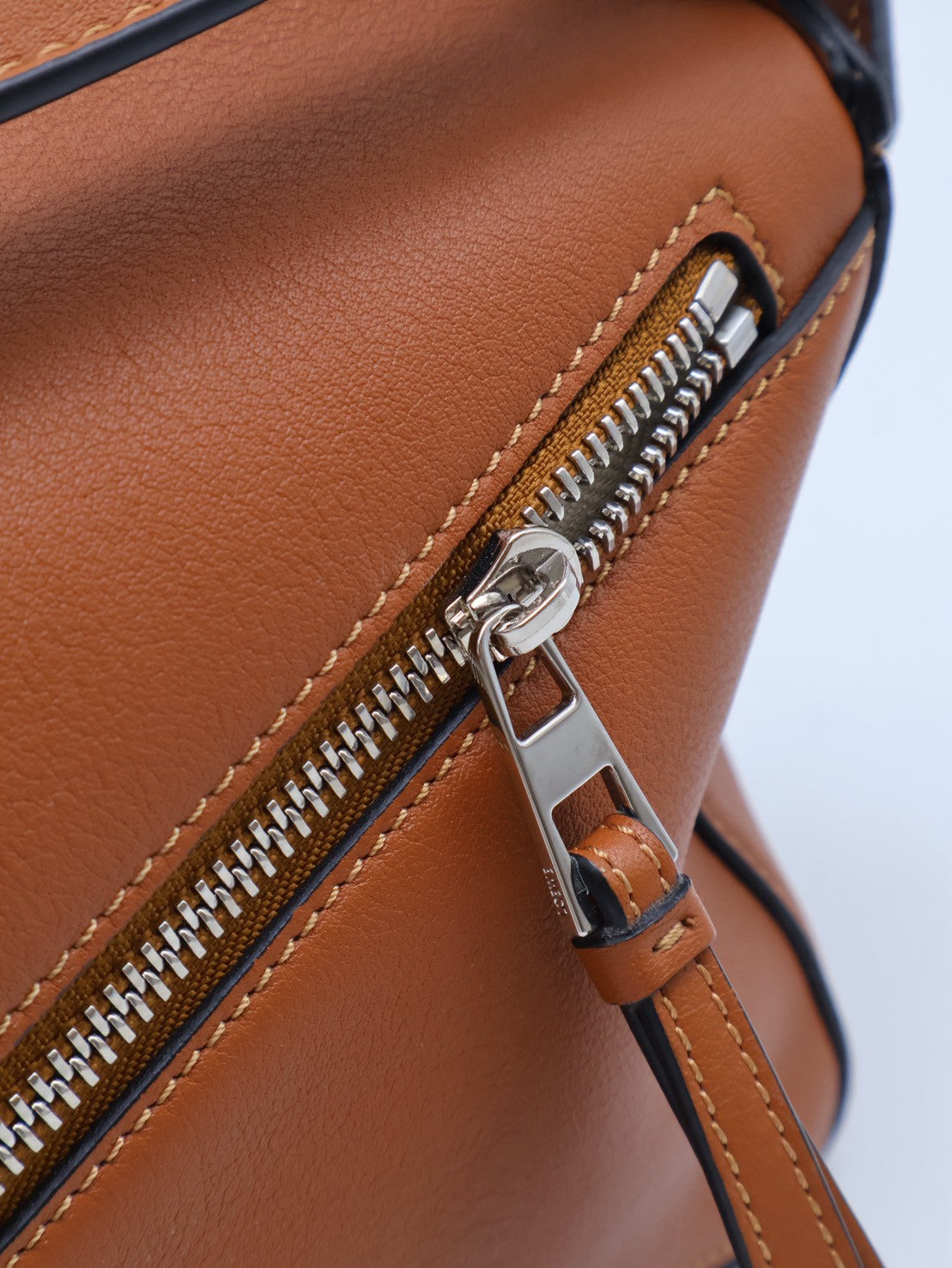 LOEWE Puzzle小牛皮手袋 - 小號棕色