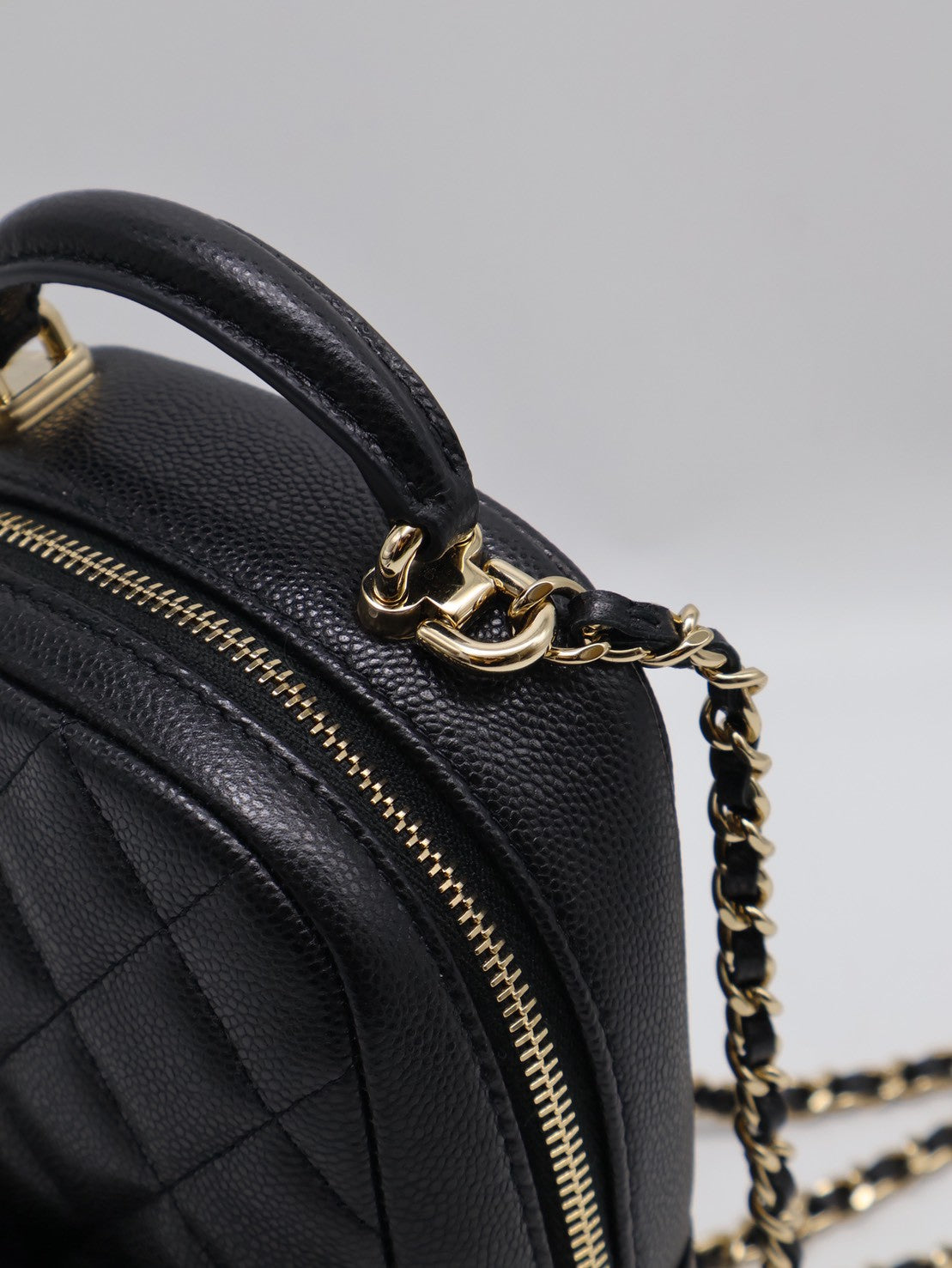 CHANEL 粒面牛皮迷你後背包 - 黑金