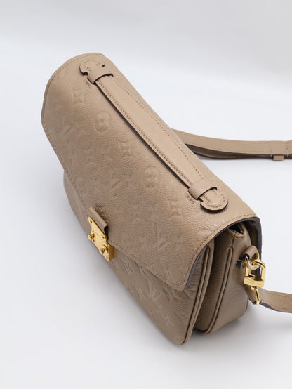 LOUIS VUITTON Pochette Metis郵差包 - 米