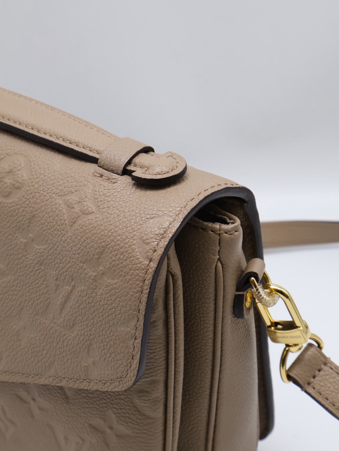 LOUIS VUITTON Pochette Metis郵差包 - 米